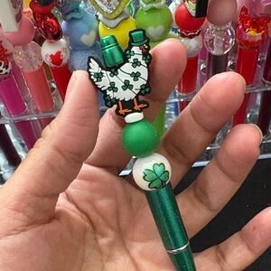 Green and White Shamrock Pen